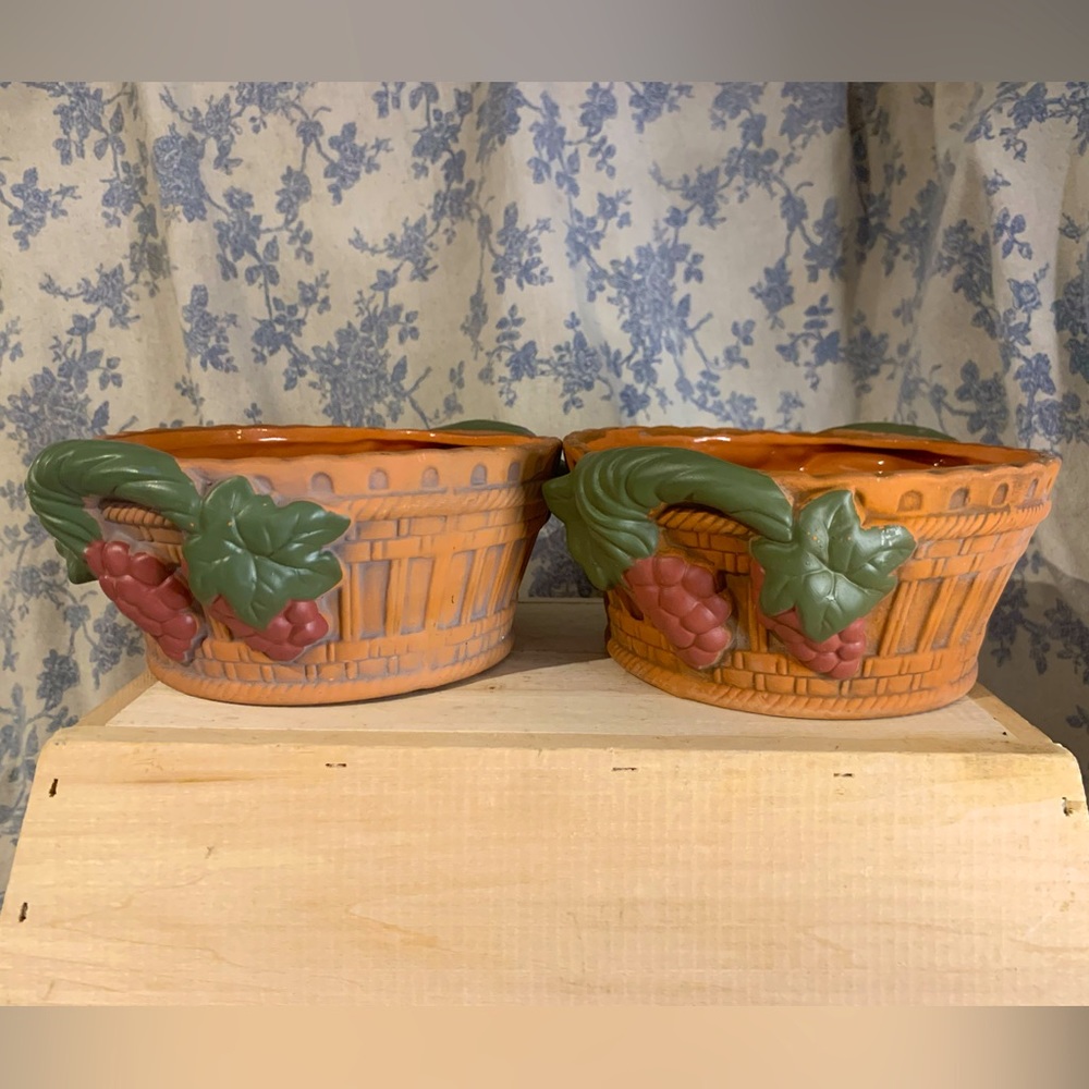 VTG Pair of FTD Wine Grape Basket Planters Made in Thailand
